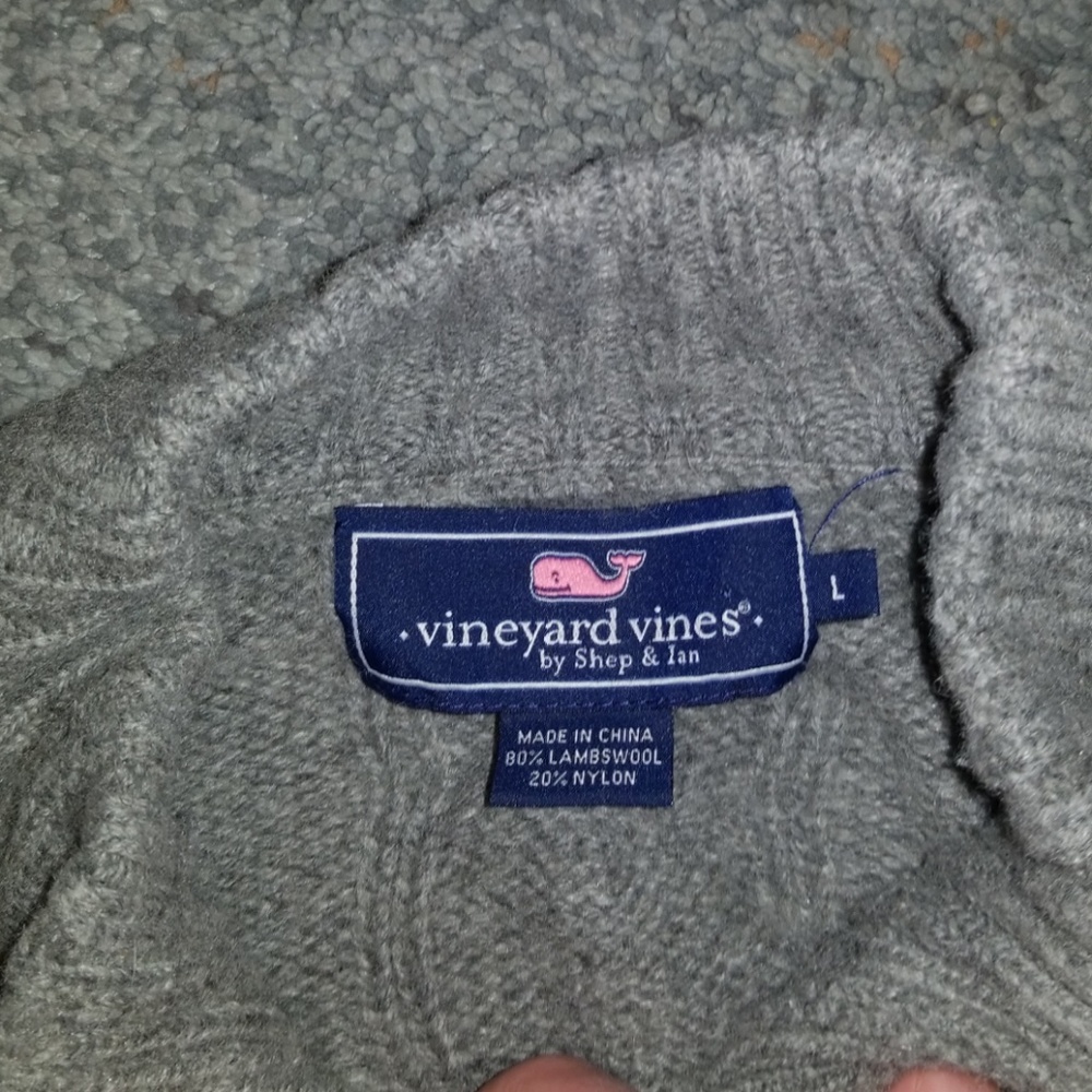 Vineyard vines sweater
